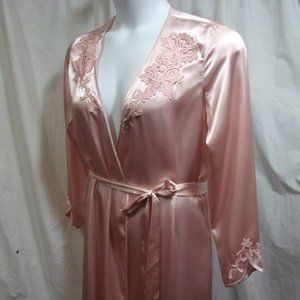 Flora Nikrooz Peachy Pink Long Satin Robe Size S NWOT